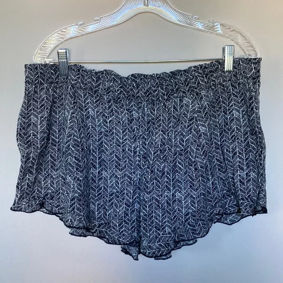 Melrose and Market Herringbone Shorts - Picture 1 of 6